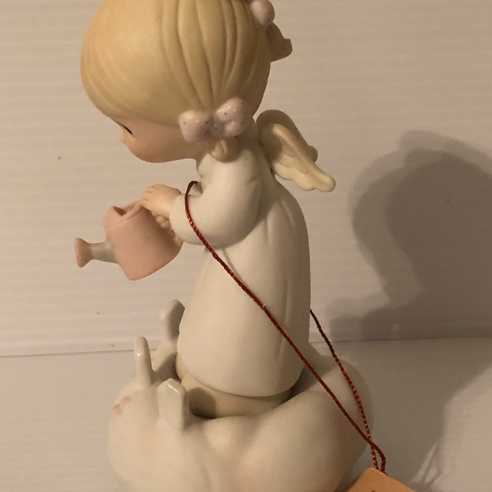 Precious Moments Sending you a rainbow figurine - Picture 8 of 8